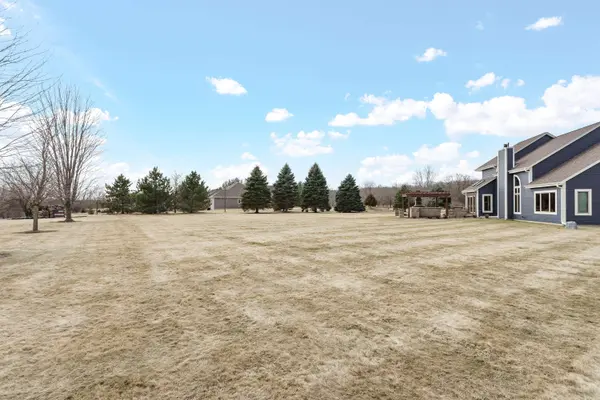 2394 Wildlife Ct, Richfield, WI 53076