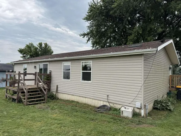 1753 Cedarview Dr, Saint Cloud, WI 53079