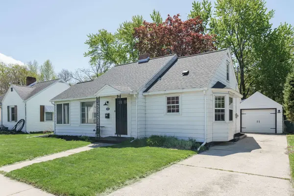 258 15th St, Fond Du Lac, WI 54935