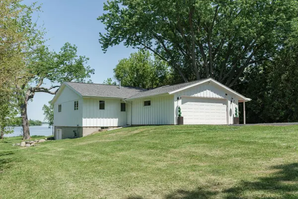 W4428 Lakeview Dr, Hustisford, WI 53034
