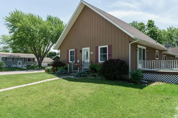 719 Joanna St, Horicon, WI 53032