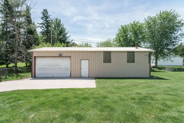 205 Marguerite Ct, Mayville, WI 53050