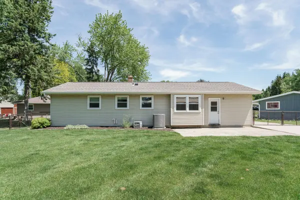 205 Marguerite Ct, Mayville, WI 53050