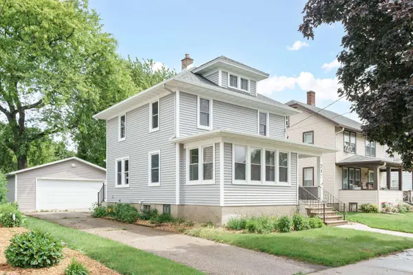 212 James St, Beaver Dam, WI 53916