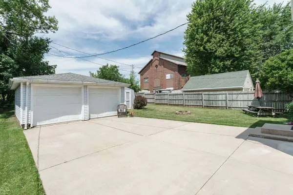 617 N Main St, Mayville, WI 53050