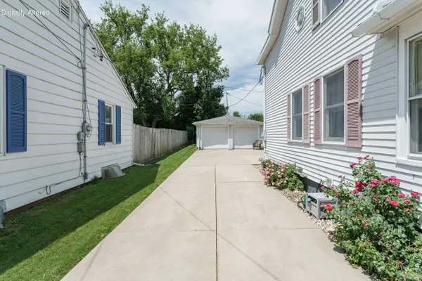 617 N Main St, Mayville, WI 53050