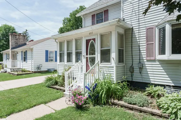 617 N Main St, Mayville, WI 53050