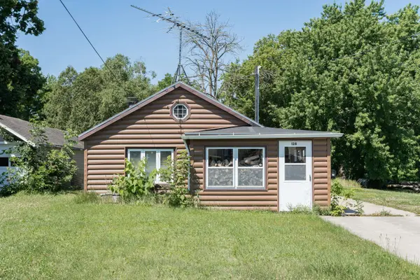 128 S Nebraska St, Horicon, WI 53032