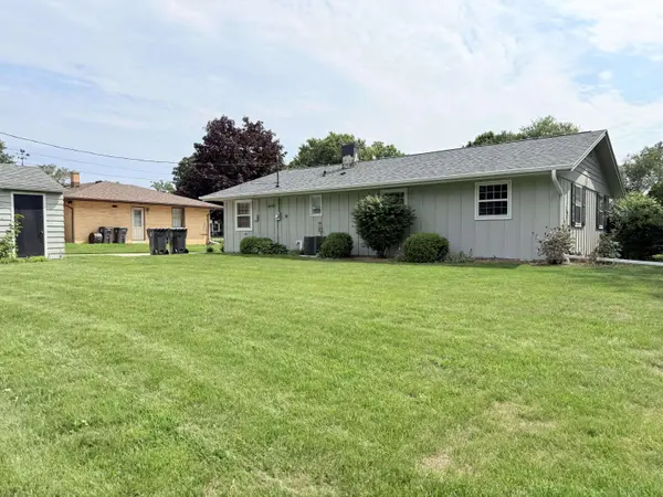 232 Crestwood Dr, Sheboygan Falls, WI 53085