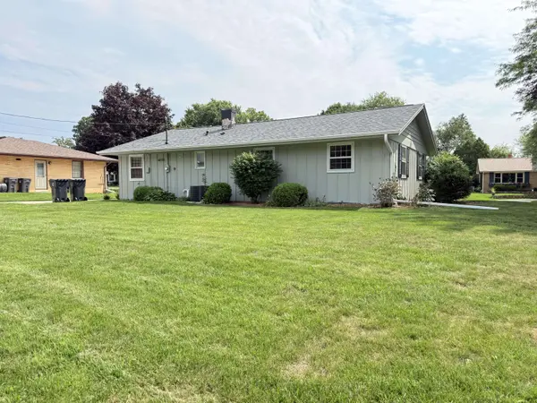 232 Crestwood Dr, Sheboygan Falls, WI 53085