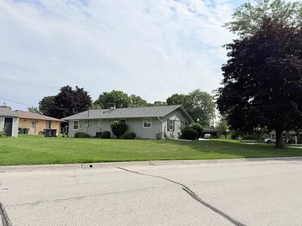 232 Crestwood Dr, Sheboygan Falls, WI 53085