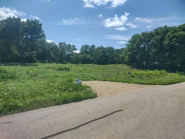 W2765 Apple Ln, Brooklyn, WI 54941