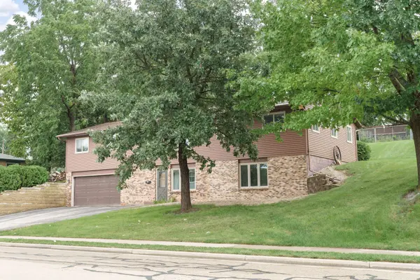 320 N Clark St, Mayville, WI 53050