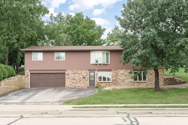 320 N Clark St, Mayville, WI 53050