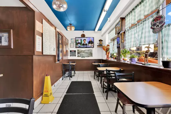 8408 W Lisbon Ave, Milwaukee, WI 53222