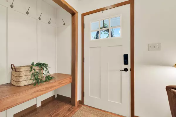 W236N7036 Summit Ct, Sussex, WI 53089