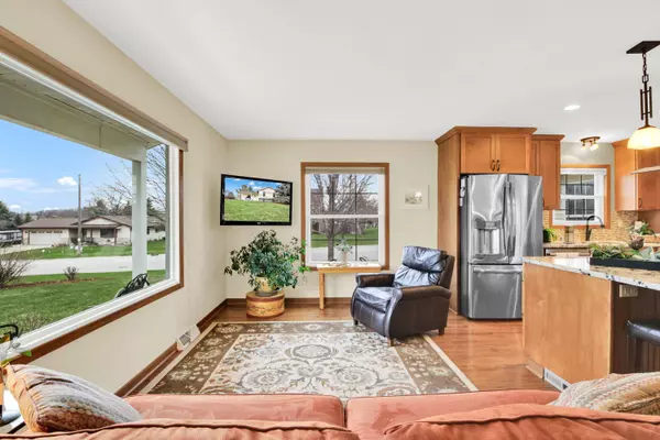 W236N7036 Summit Ct, Sussex, WI 53089