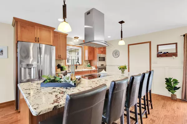 W236N7036 Summit Ct, Sussex, WI 53089