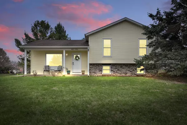 W236N7036 Summit Ct, Sussex, WI 53089