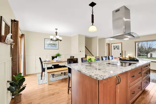 W236N7036 Summit Ct, Sussex, WI 53089