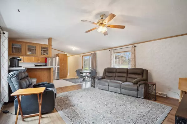 286 Ember Ct, New Chester, WI 53952