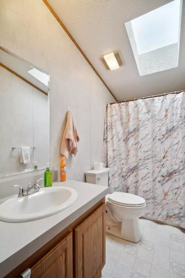 286 Ember Ct, New Chester, WI 53952