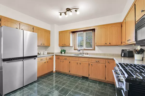 2010 Hemlock St, West Bend, WI 53090