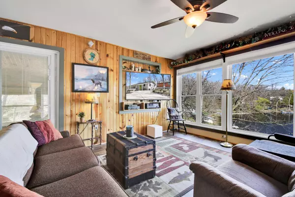 N1940 Forest Lake Rd, Auburn, WI 53010