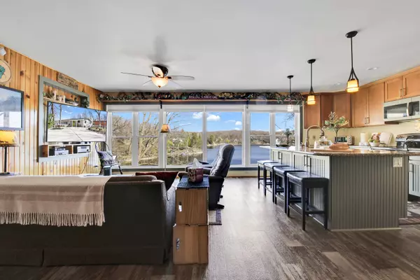 N1940 Forest Lake Rd, Auburn, WI 53010