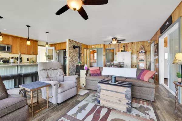 N1940 Forest Lake Rd, Auburn, WI 53010