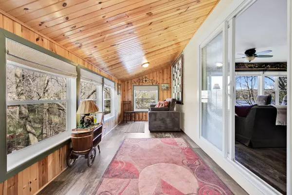 N1940 Forest Lake Rd, Auburn, WI 53010