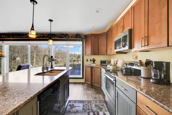 N1940 Forest Lake Rd, Auburn, WI 53010