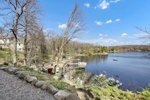 N1940 Forest Lake Rd, Auburn, WI 53010