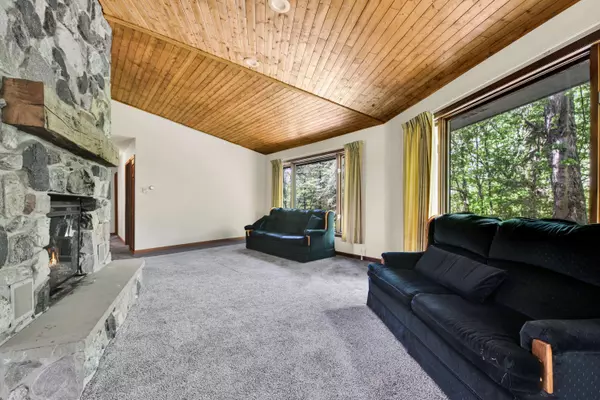 6372 Wildlife Dr, Addison, WI 53002