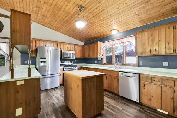 6372 Wildlife Dr, Addison, WI 53002