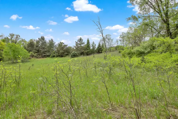 1804 Shalom Dr, Farmington, WI 53090