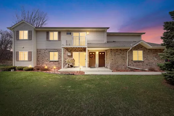 2020 Meadow Ct Unit 2, West Bend, WI 53095