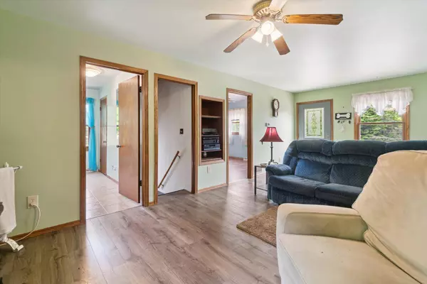 550 Howard Ave, Slinger, WI 53086