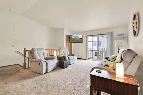 2020 Meadow Ct Unit 2, West Bend, WI 53095