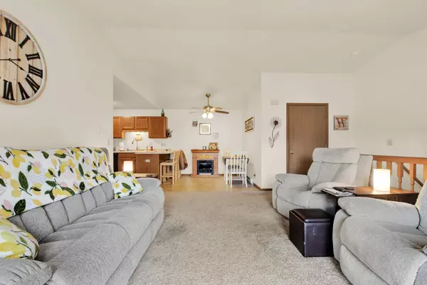 2020 Meadow Ct Unit 2, West Bend, WI 53095