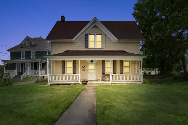 106 E Washington St Unit 106A, West Bend, WI 53095