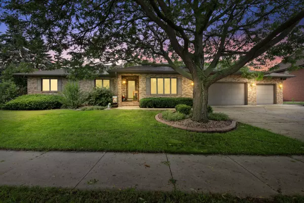 592 Ashbury Dr, Fond Du Lac, WI 54935