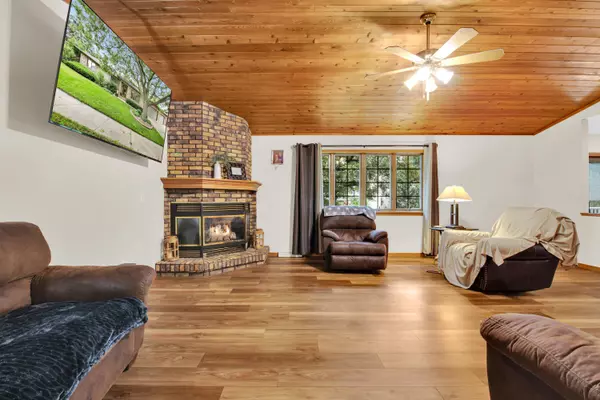 592 Ashbury Dr, Fond Du Lac, WI 54935