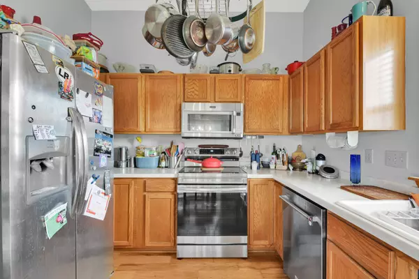 1643 Cardinal Dr, Hartford, WI 53027