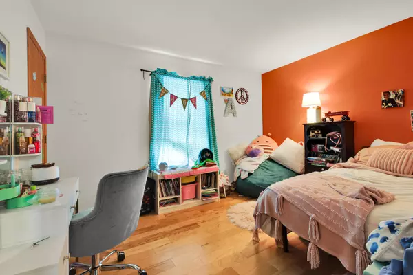 1643 Cardinal Dr, Hartford, WI 53027