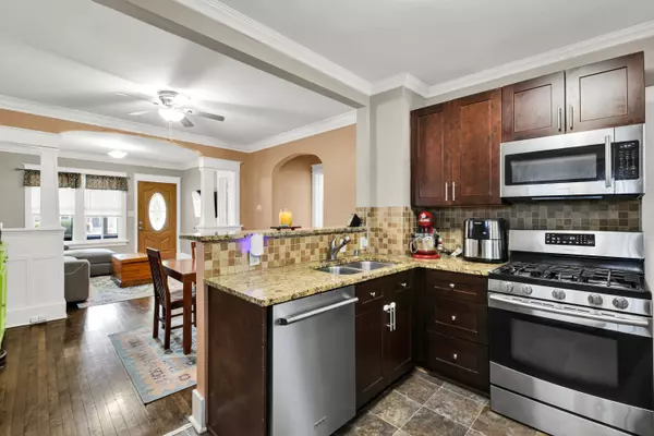 1916 S 71st St, West Allis, WI 53219