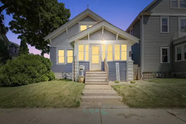 1916 S 71st St, West Allis, WI 53219