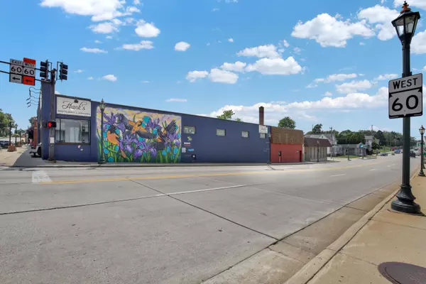 11 S Main St, Hartford, WI 53027