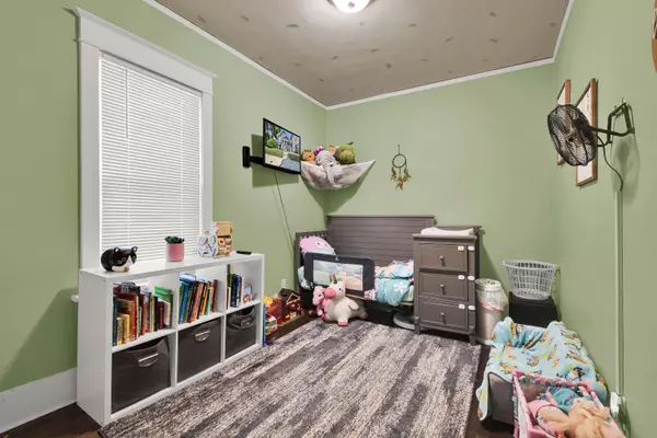 1916 S 71st St, West Allis, WI 53219