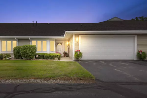 315 Hartford Sq Unit 2, Hartford, WI 53027